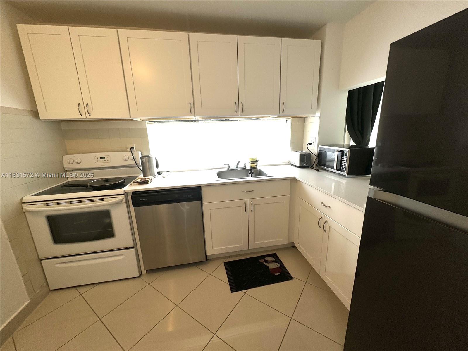 16909 N Bay Rd 714