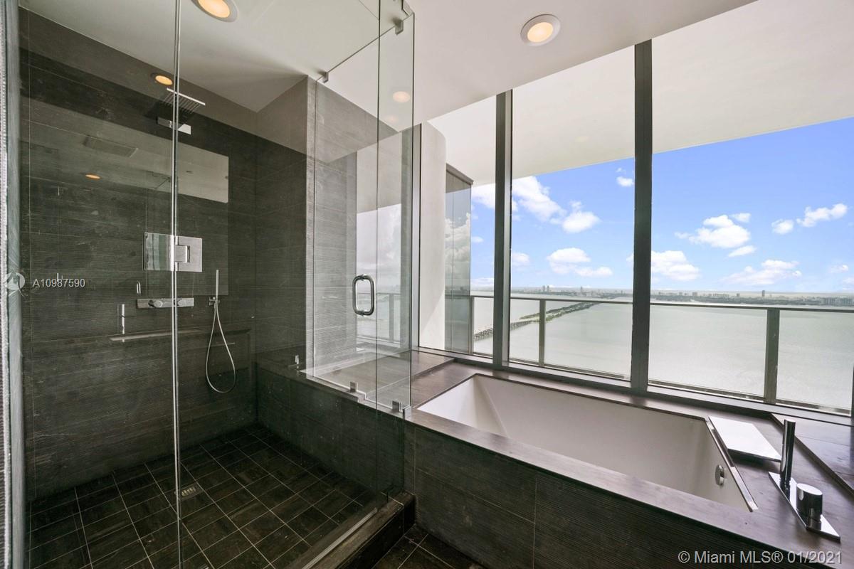 ONE PARAISO - Residential