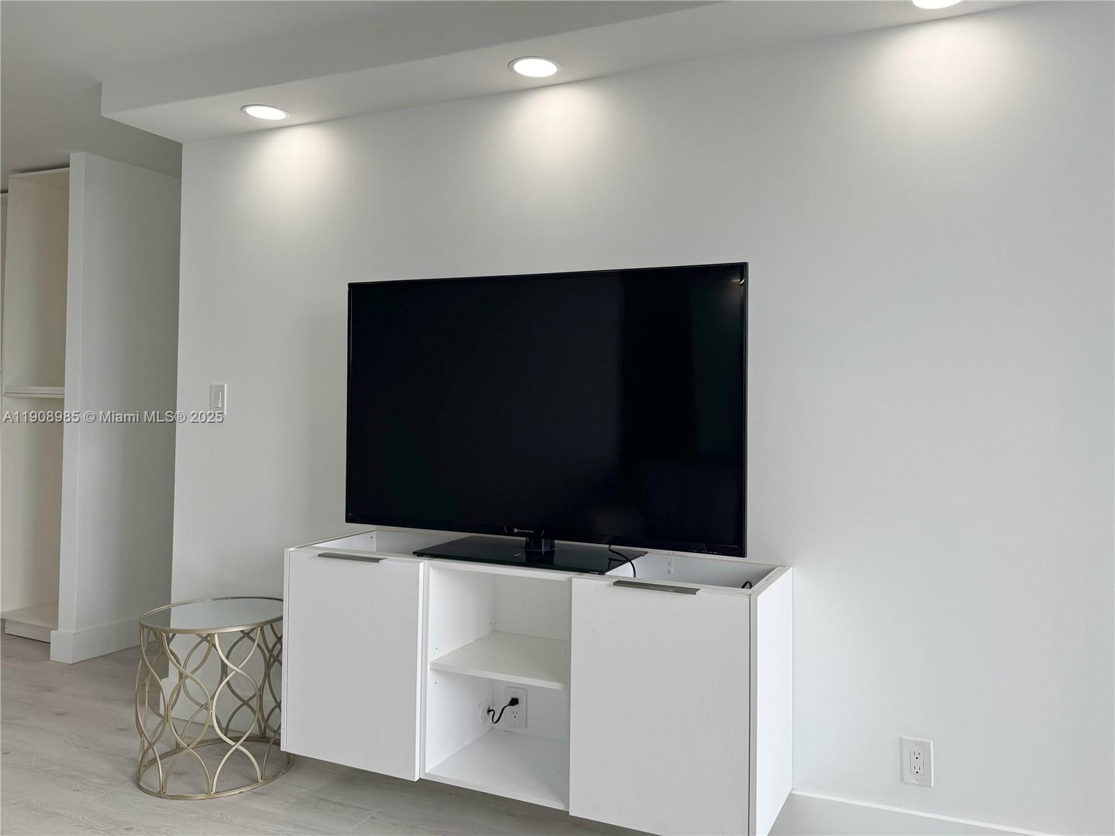 PARKER TOWER CONDO - Residential Lease