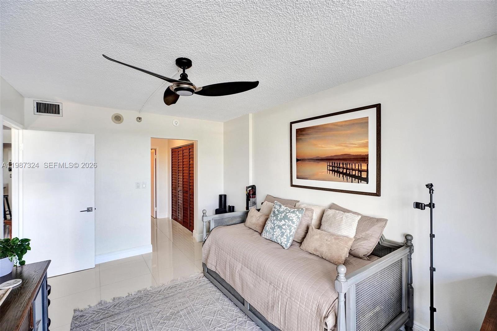 WATERVIEW CONDO - Residential Lease