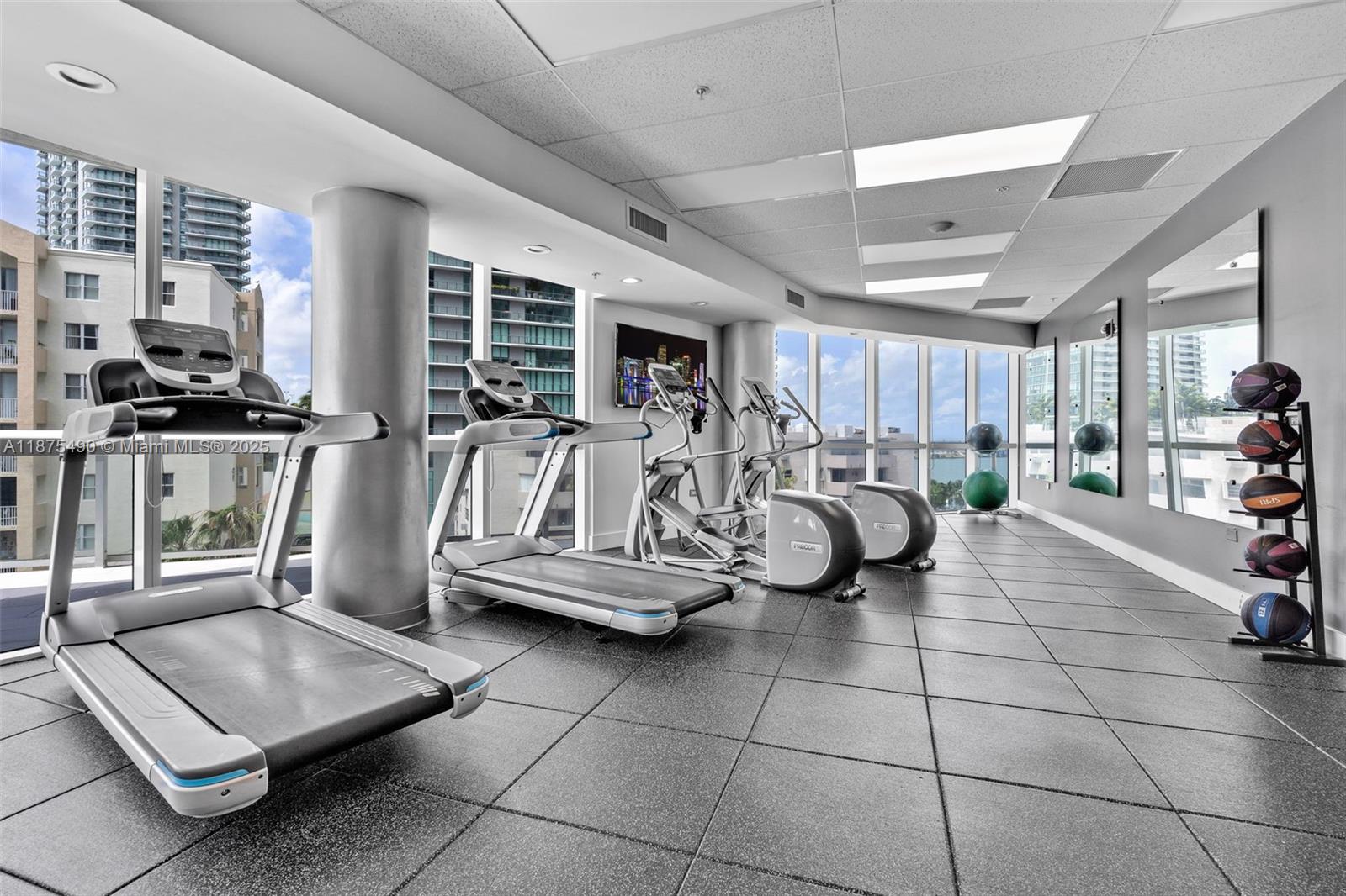 PLATINUM CONDO - Residential