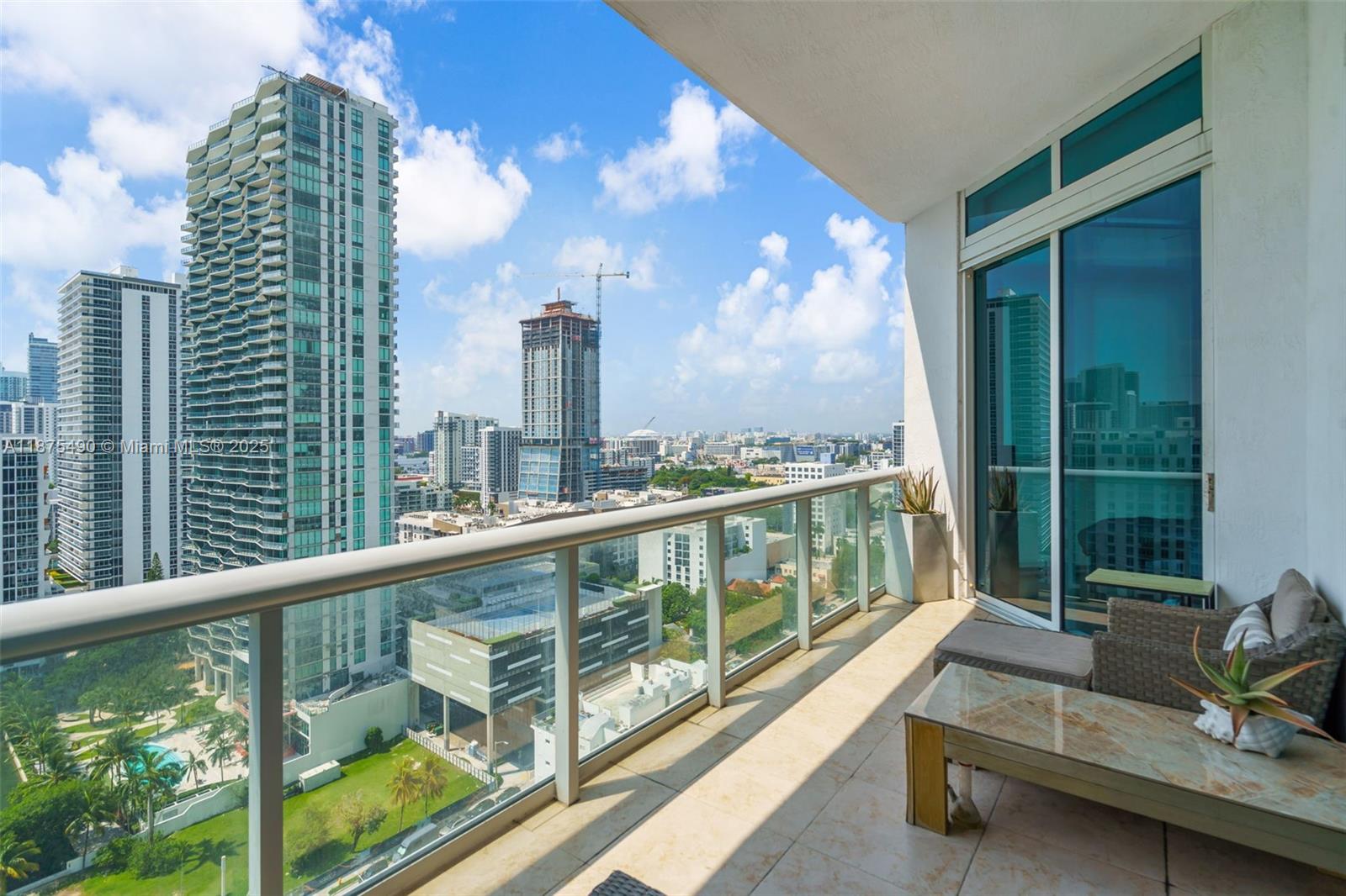 PLATINUM CONDO - Residential