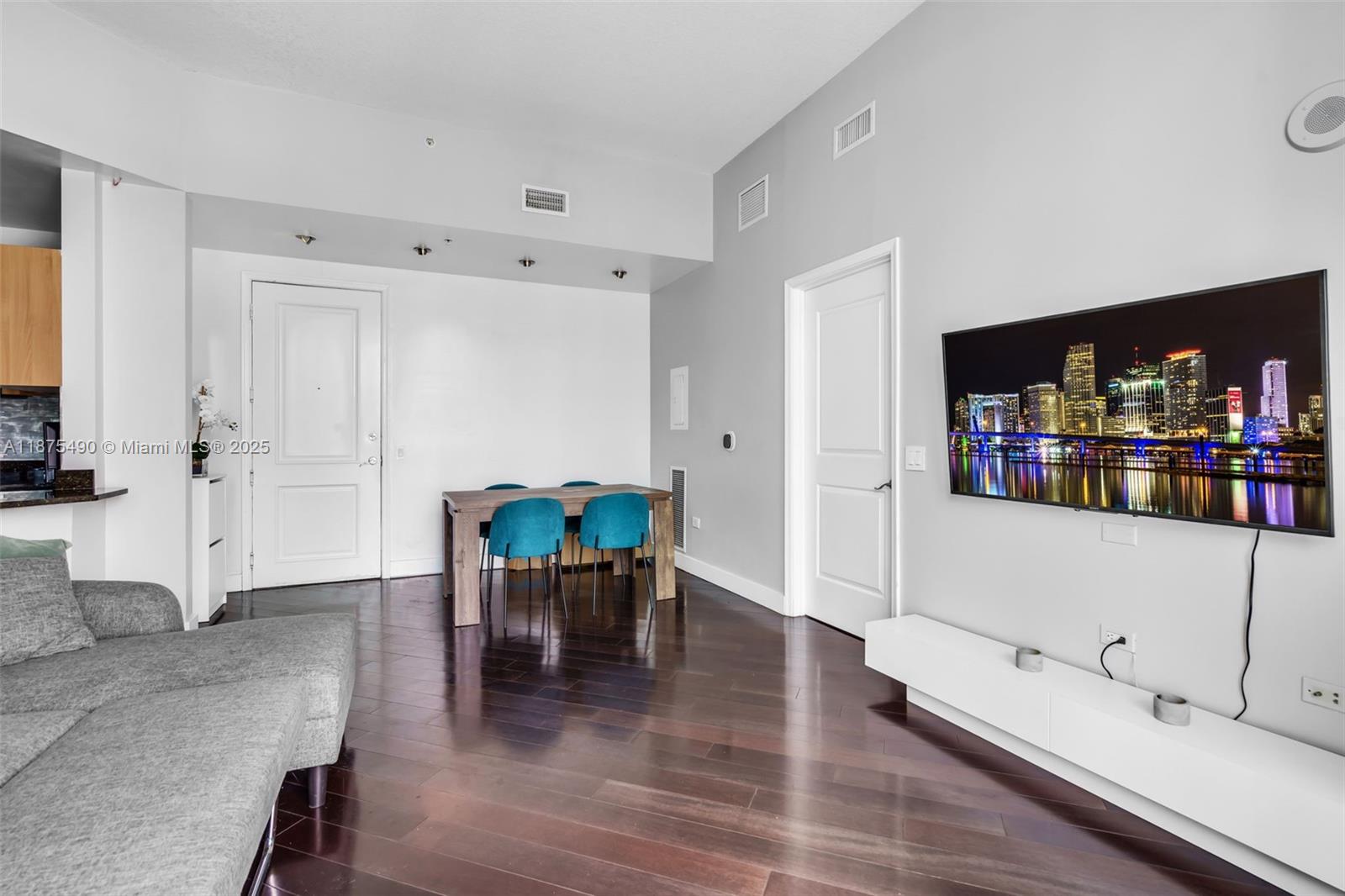 480 NE 30th St PH2205