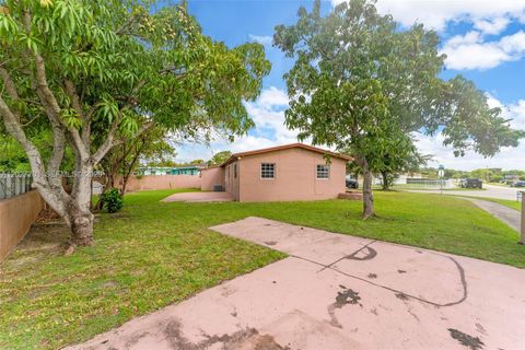 Tiny photo for 11500 SW 142nd St, Miami, FL 33176 (MLS # A12027703)