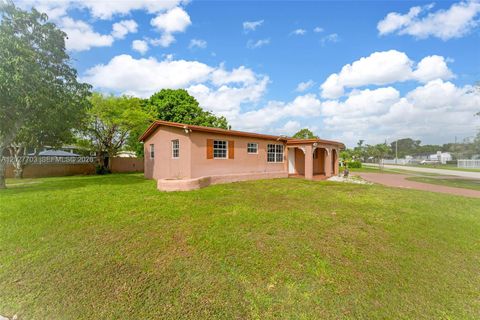 Tiny photo for 11500 SW 142nd St, Miami, FL 33176 (MLS # A12027703)