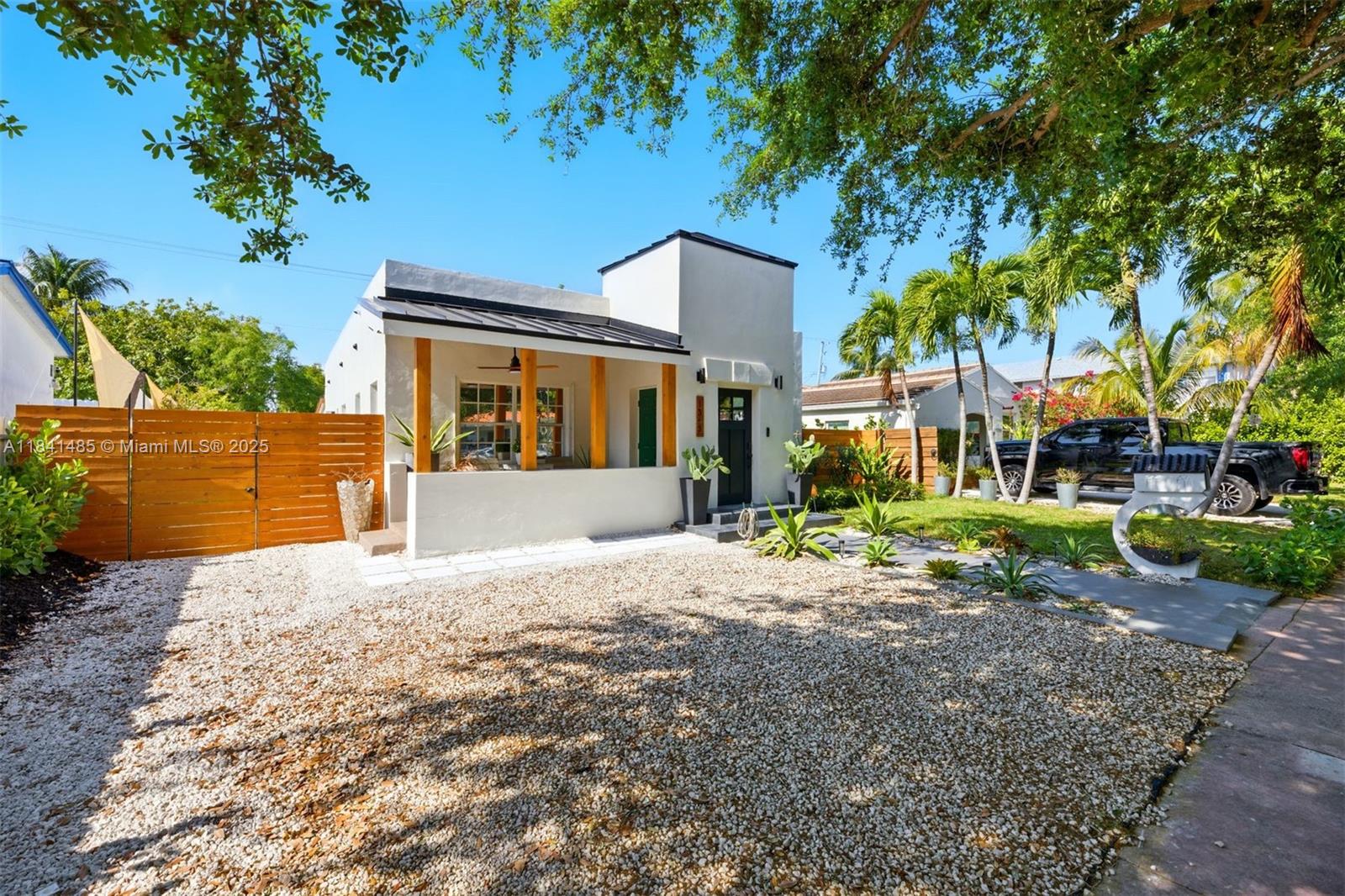 1363 Biarritz Dr