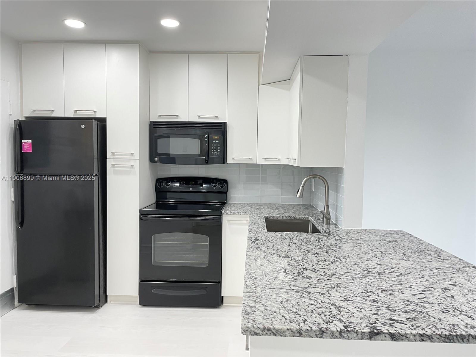 BISC LAKE GARDENS NO 2 BL - Residential Lease