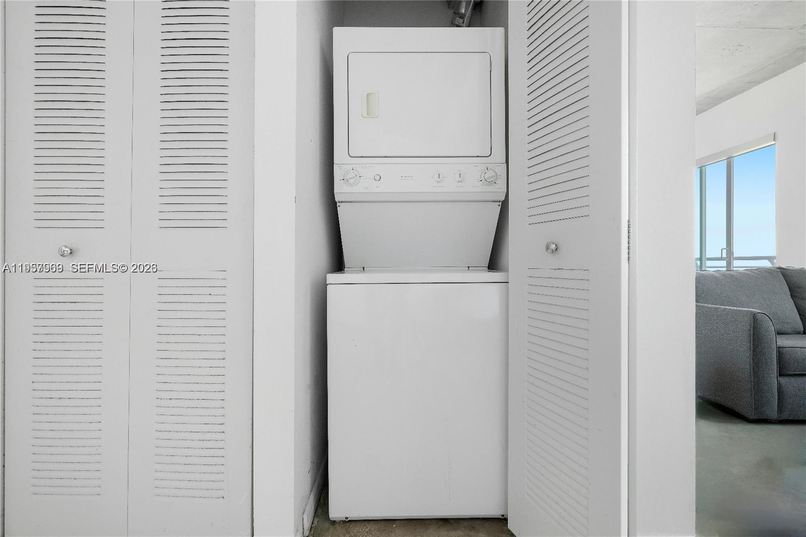 THE LOFT DOWNTOWN CONDO - Residential Lease