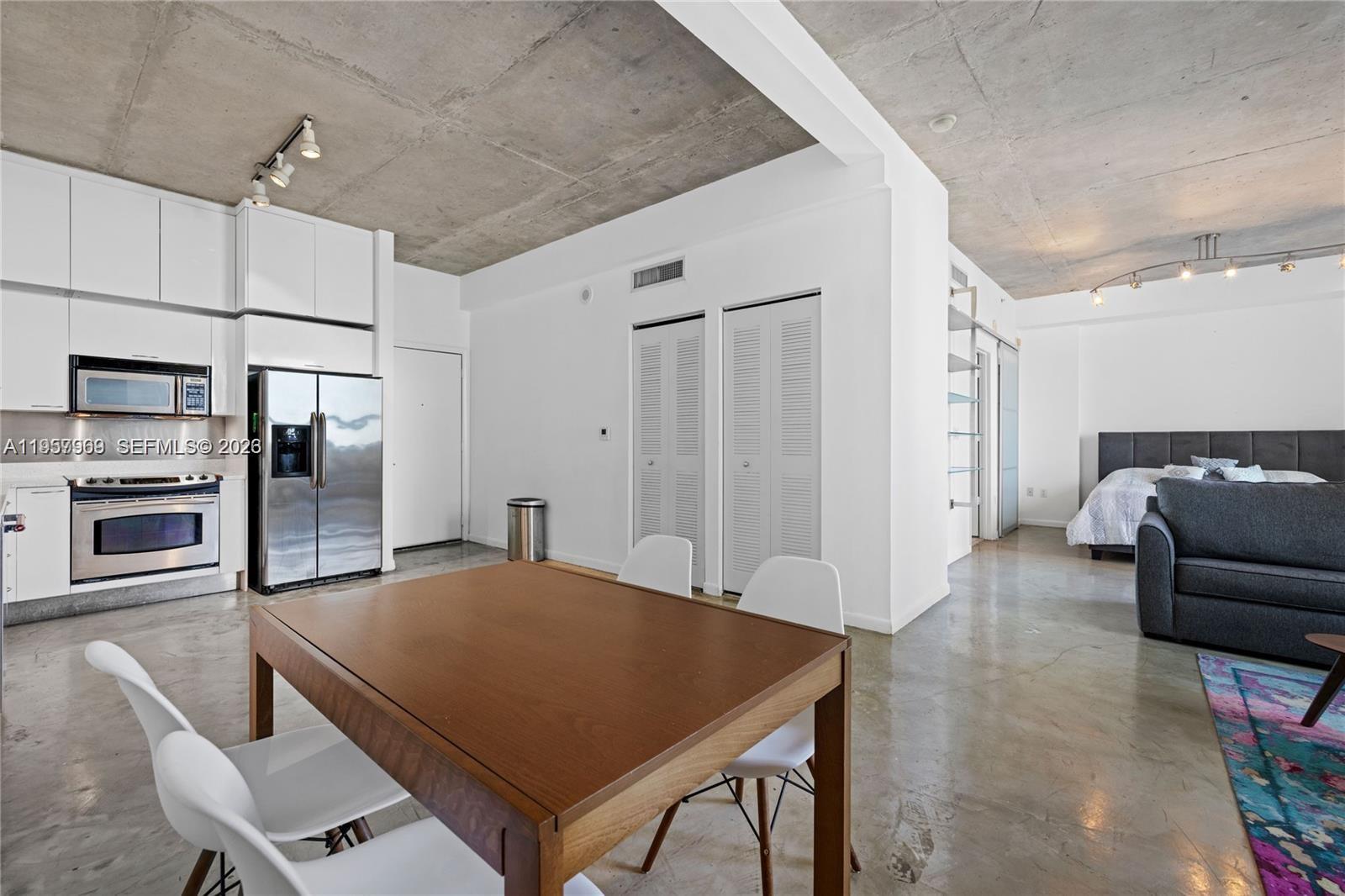 THE LOFT DOWNTOWN CONDO - Residential Lease