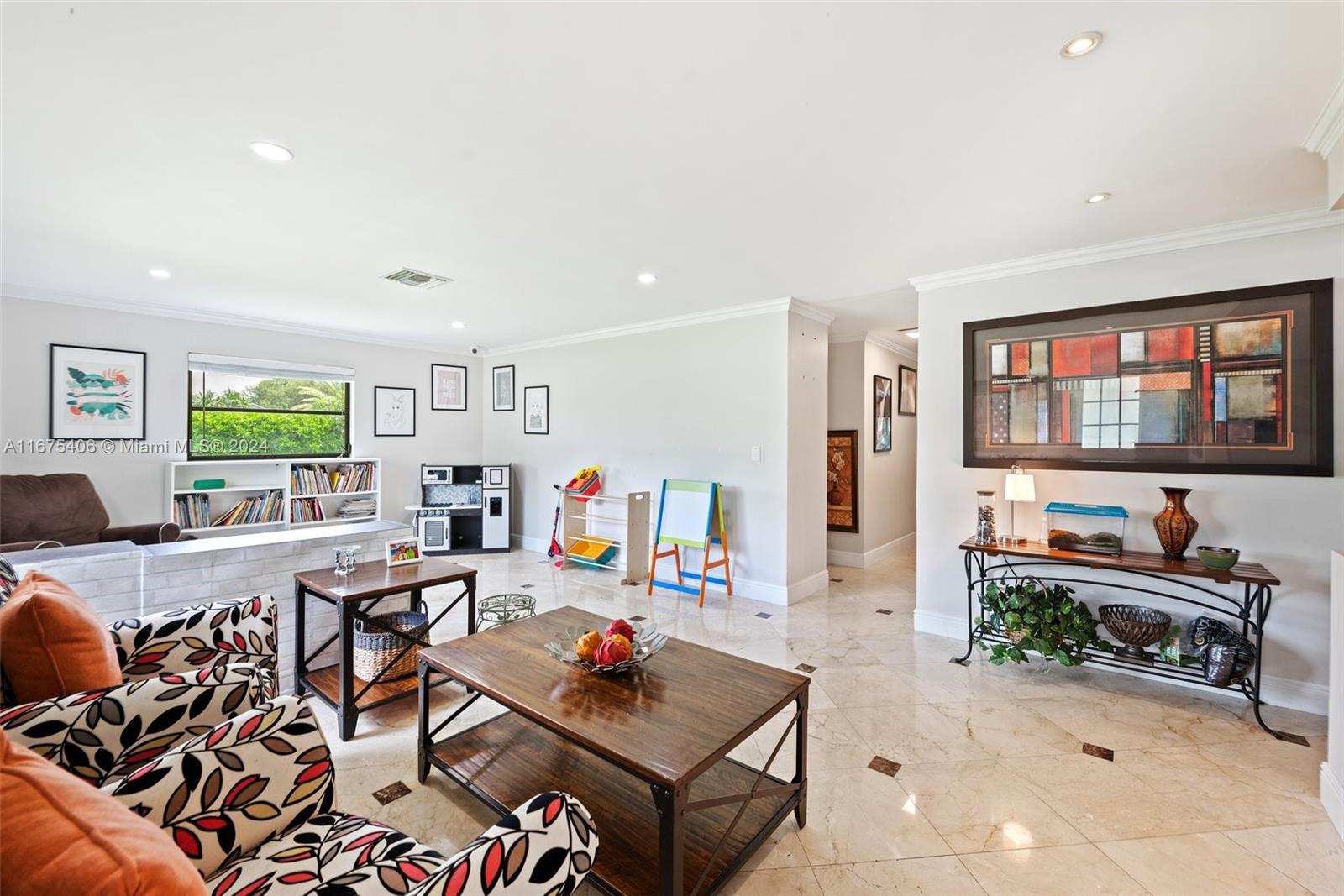 JONEL TERRACE 6 - Residential
