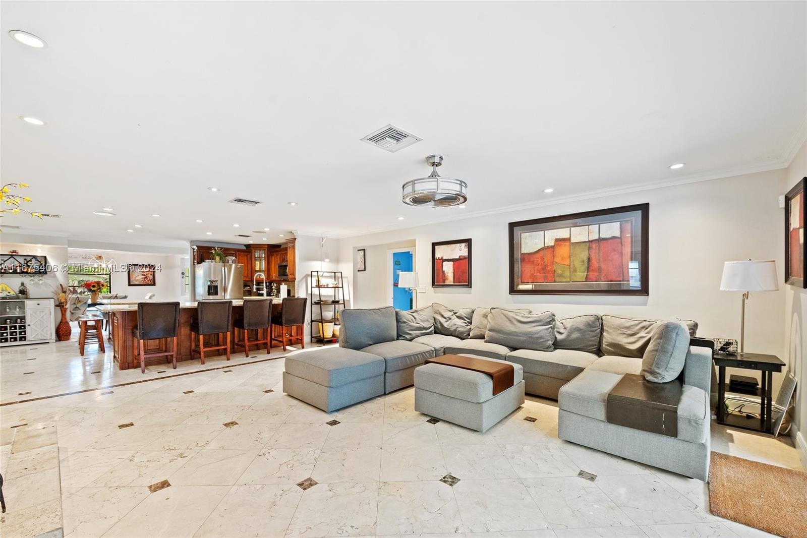 JONEL TERRACE 6 - Residential