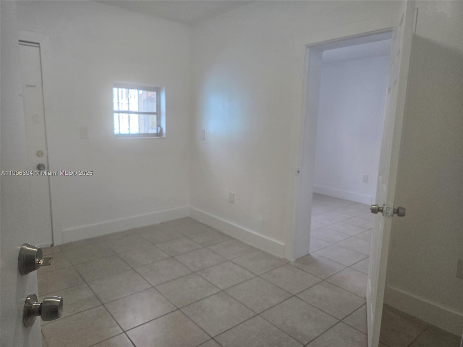 3 54 41 HILL CREST - Residential Lease