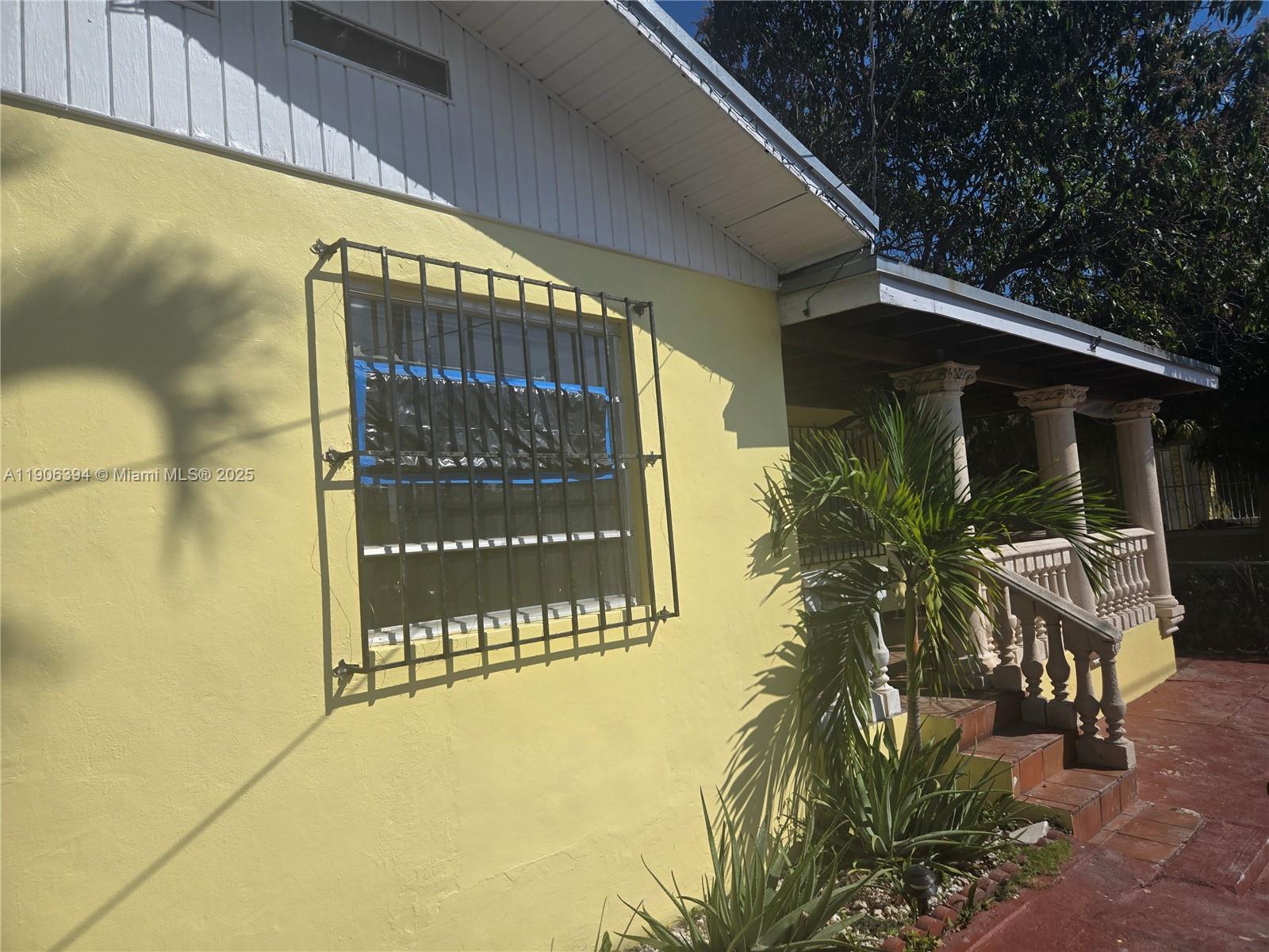 3 54 41 HILL CREST - Residential Lease