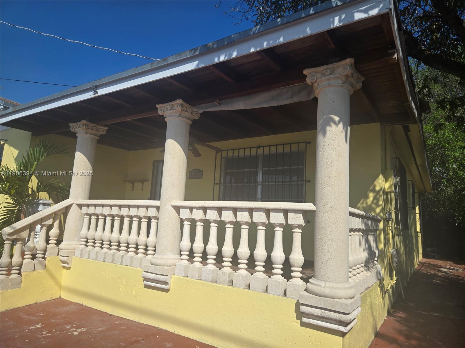 3 54 41 HILL CREST - Residential Lease