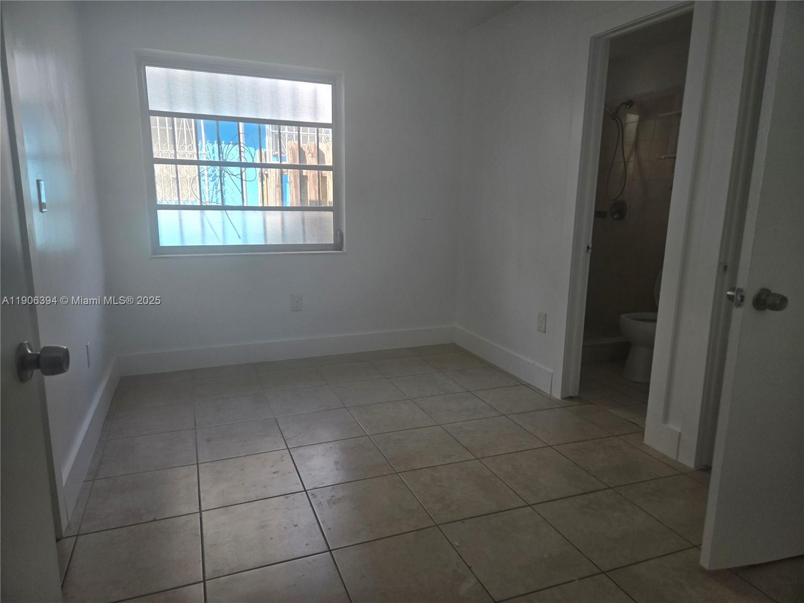 3 54 41 HILL CREST - Residential Lease