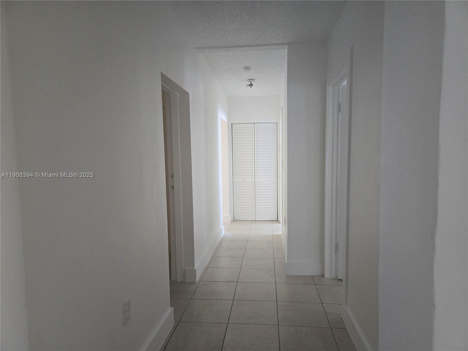 3 54 41 HILL CREST - Residential Lease