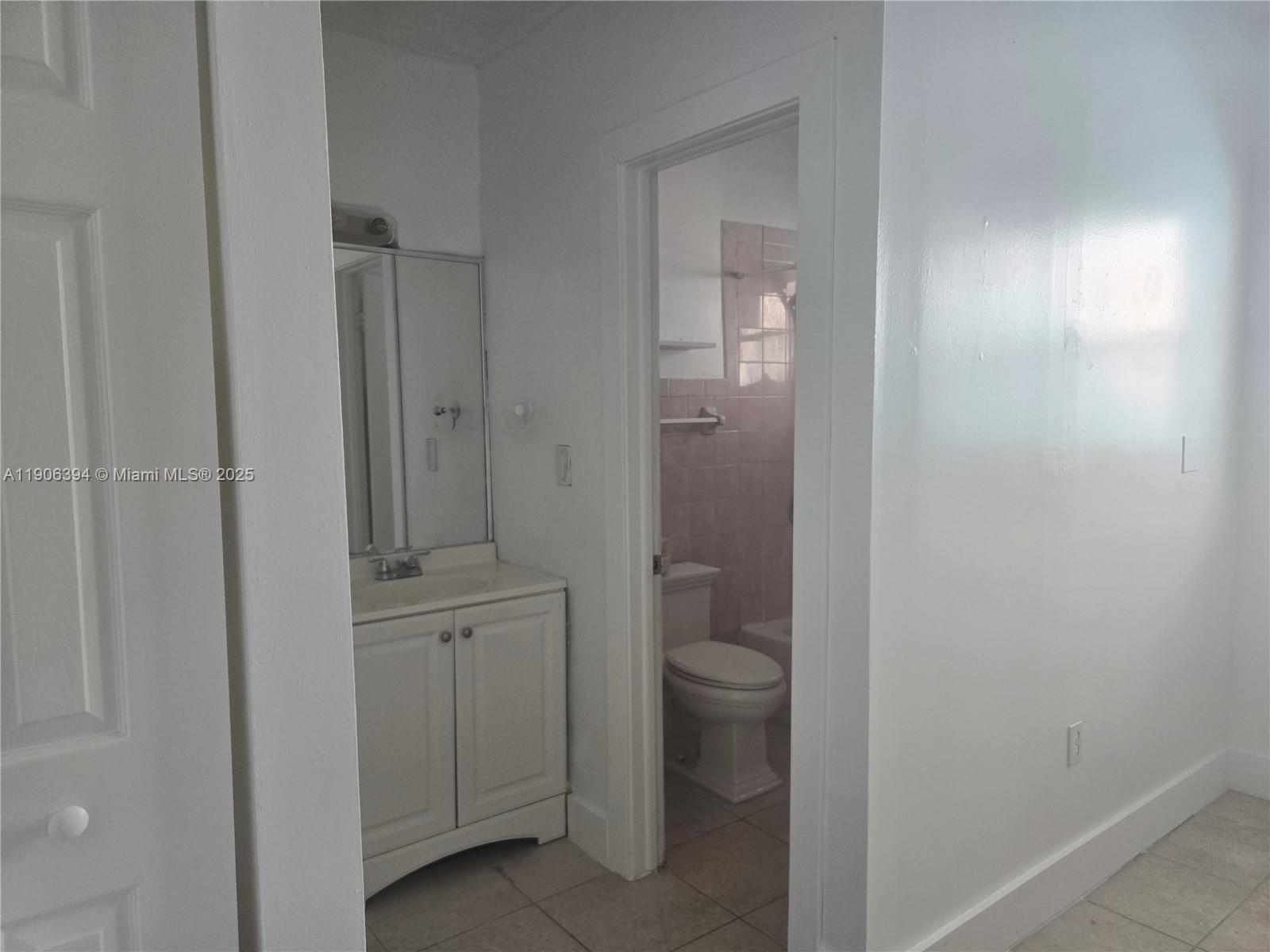 3 54 41 HILL CREST - Residential Lease