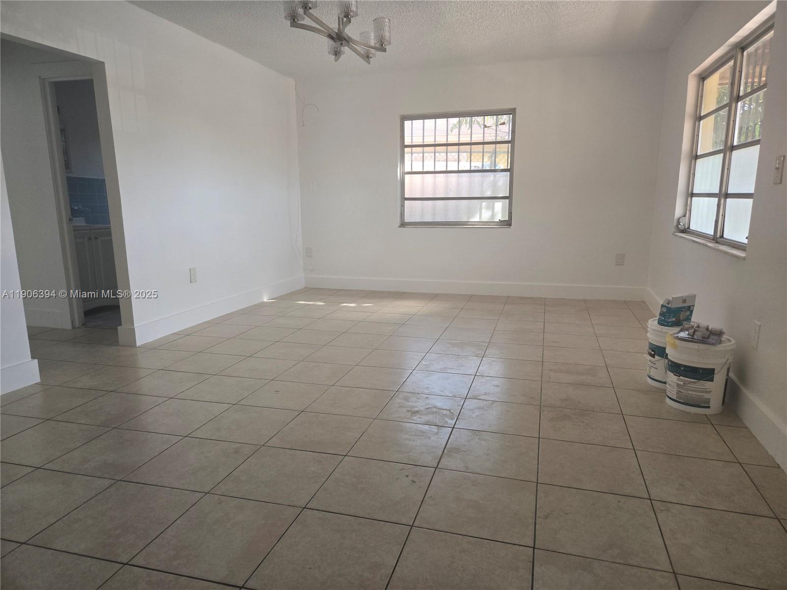 3 54 41 HILL CREST - Residential Lease