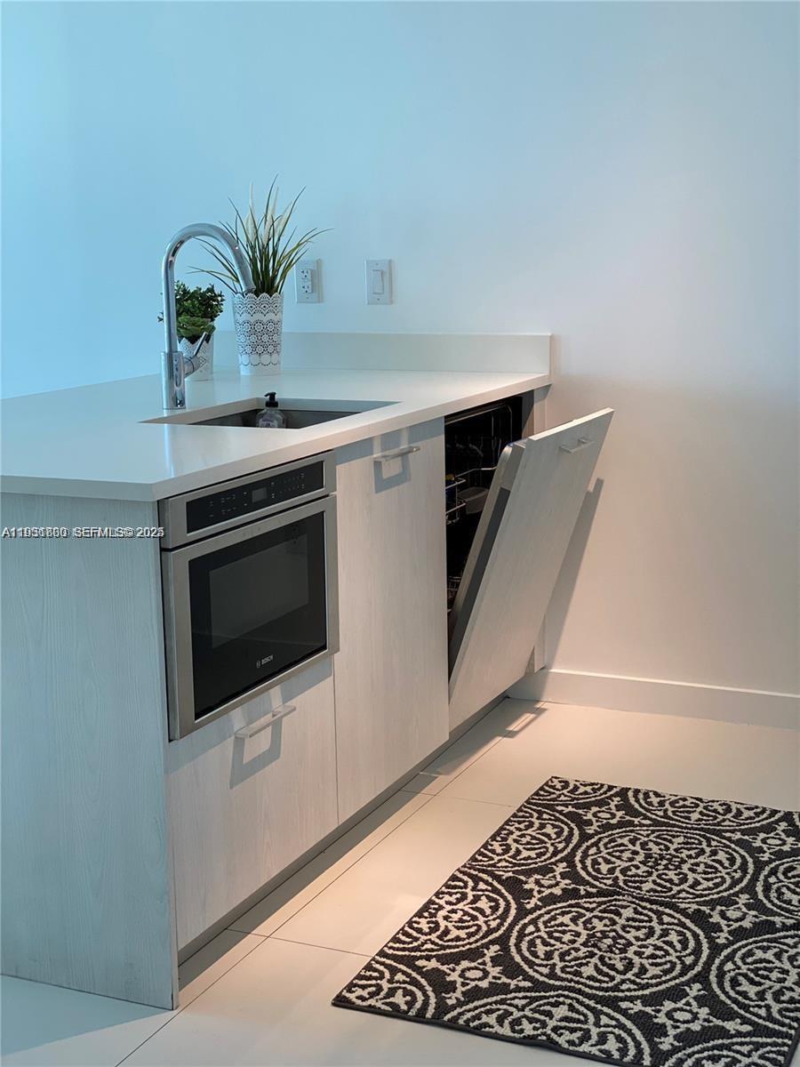 PARAISO BAYVIEWS CONDO - Residential Lease