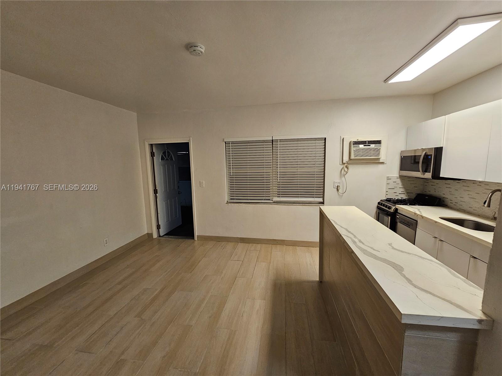 HOLLYWOOD HOMESITES REV P - Residential Lease