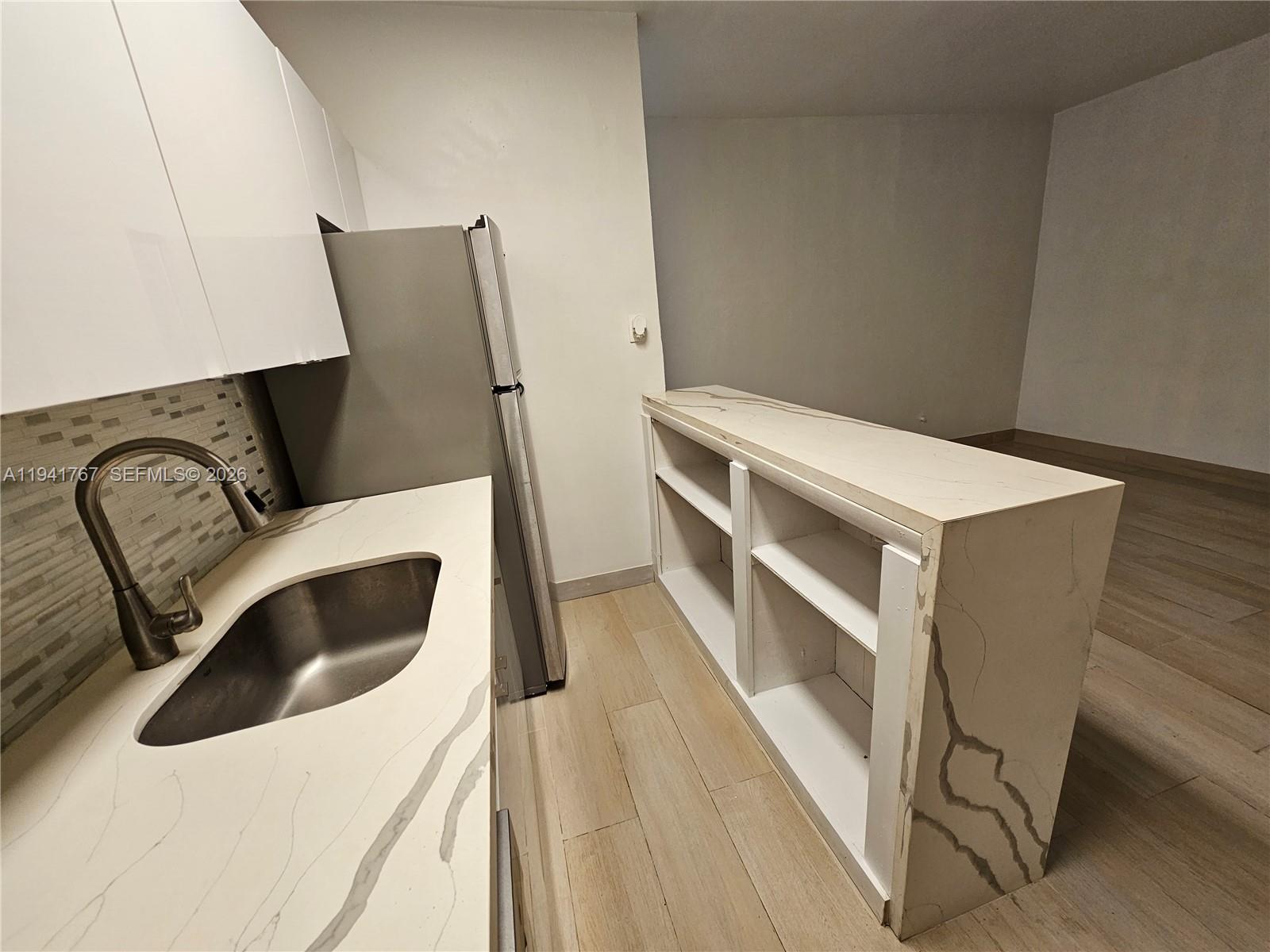 HOLLYWOOD HOMESITES REV P - Residential Lease