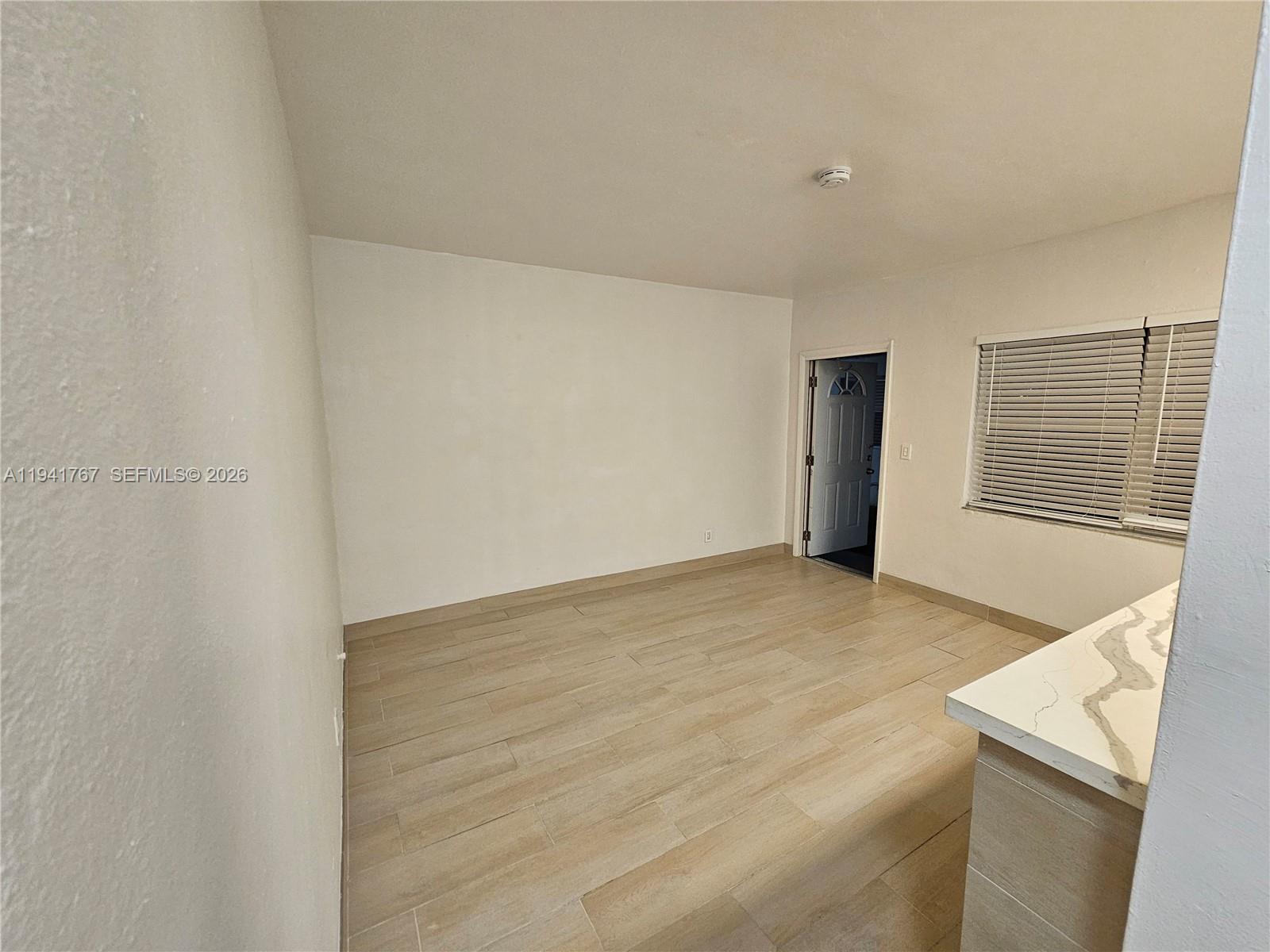 HOLLYWOOD HOMESITES REV P - Residential Lease