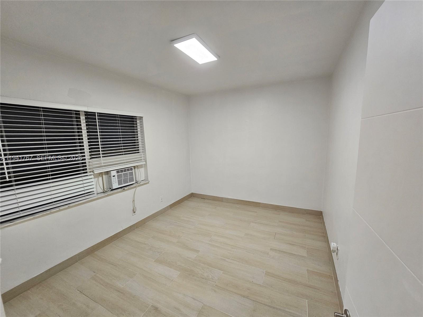 HOLLYWOOD HOMESITES REV P - Residential Lease