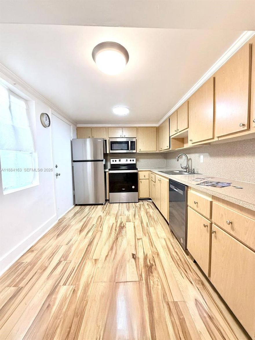 Spacious & Updated 2 Bed/2 Bath Corner Unit – 1,789 SQFT with Garden Views!
Oversized unit with two large bedrooms, wood-tone floors, impact windows, and garden views. One of the few affordable units in a neighborhood surrounded by million-dollar homes and new luxury developments. Just minutes to Aventura Mall, beaches. Don't miss this North Miami Beach gem!