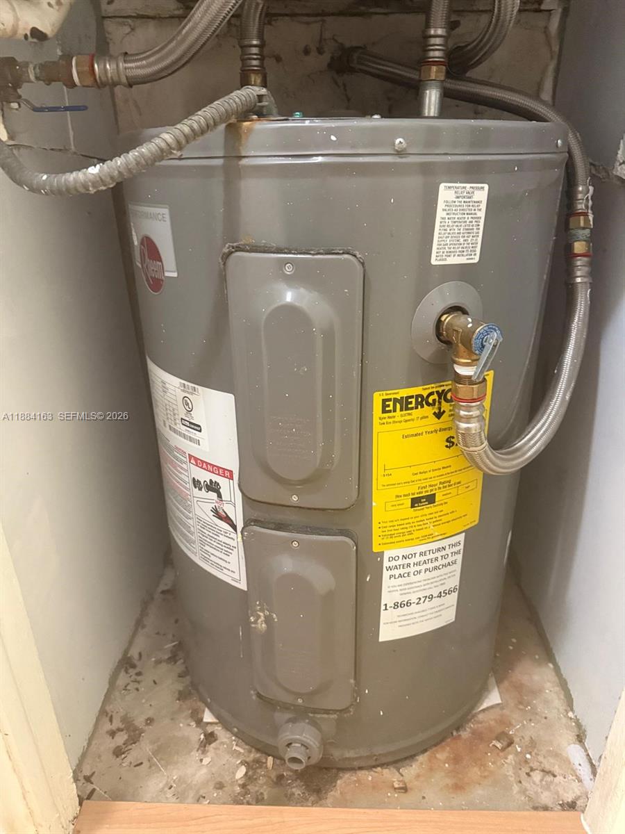 ROLLING GREEN CONDO G - Residential