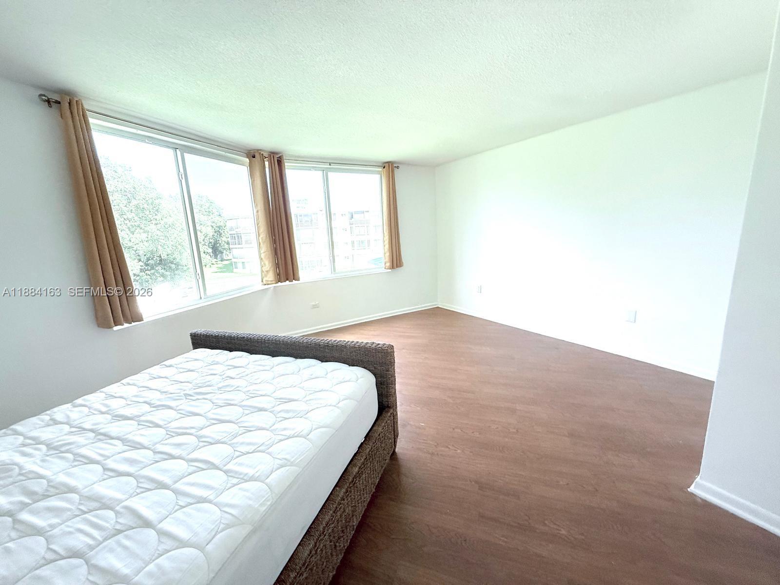 ROLLING GREEN CONDO G - Residential