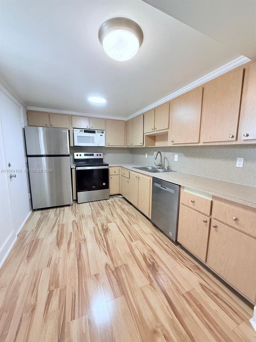 ROLLING GREEN CONDO G - Residential