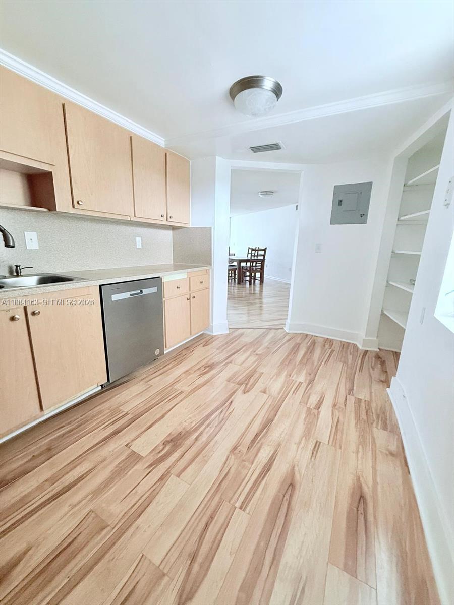 ROLLING GREEN CONDO G - Residential