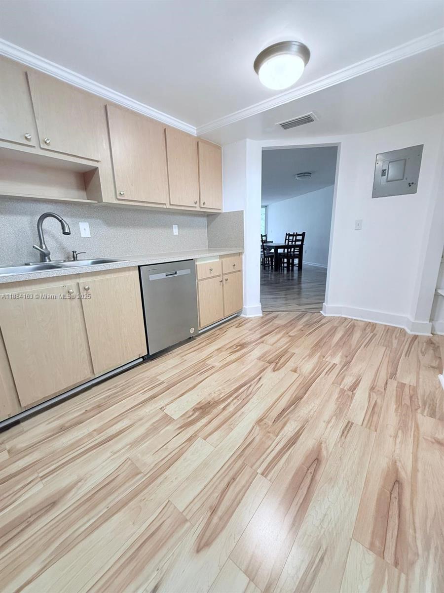 ROLLING GREEN CONDO G - Residential