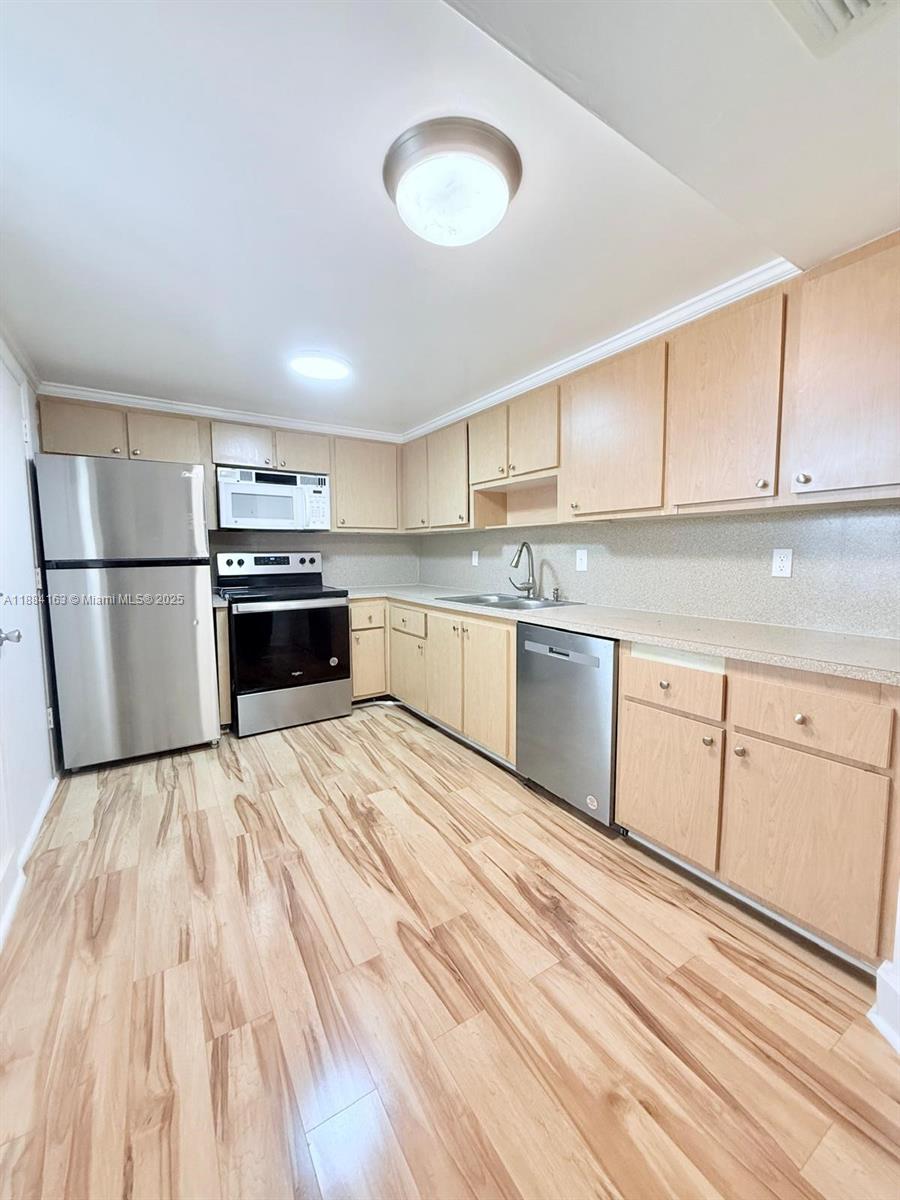 ROLLING GREEN CONDO G - Residential