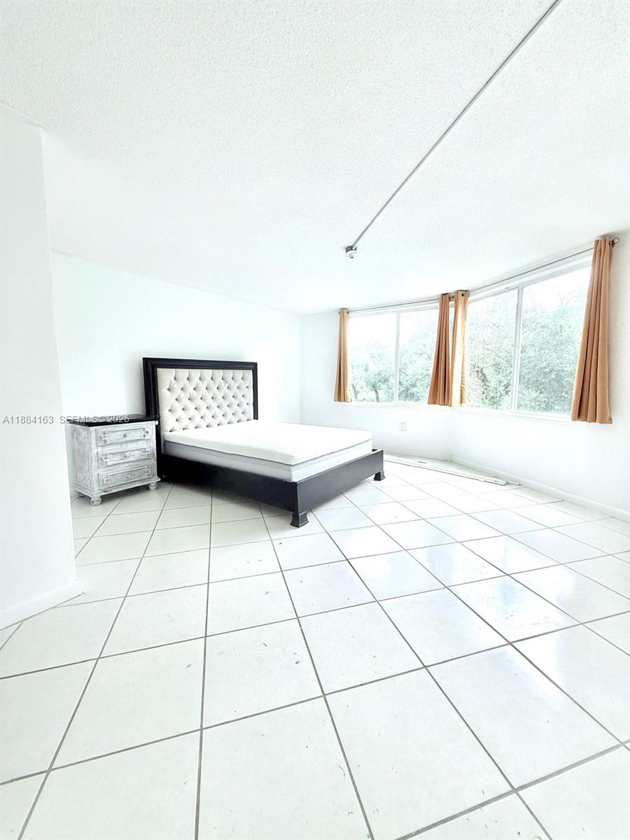 ROLLING GREEN CONDO G - Residential