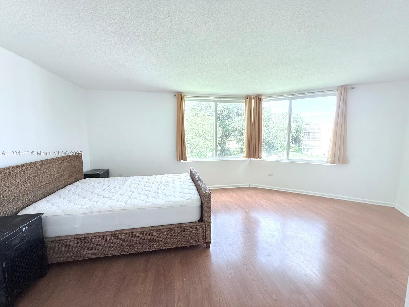 ROLLING GREEN CONDO G - Residential