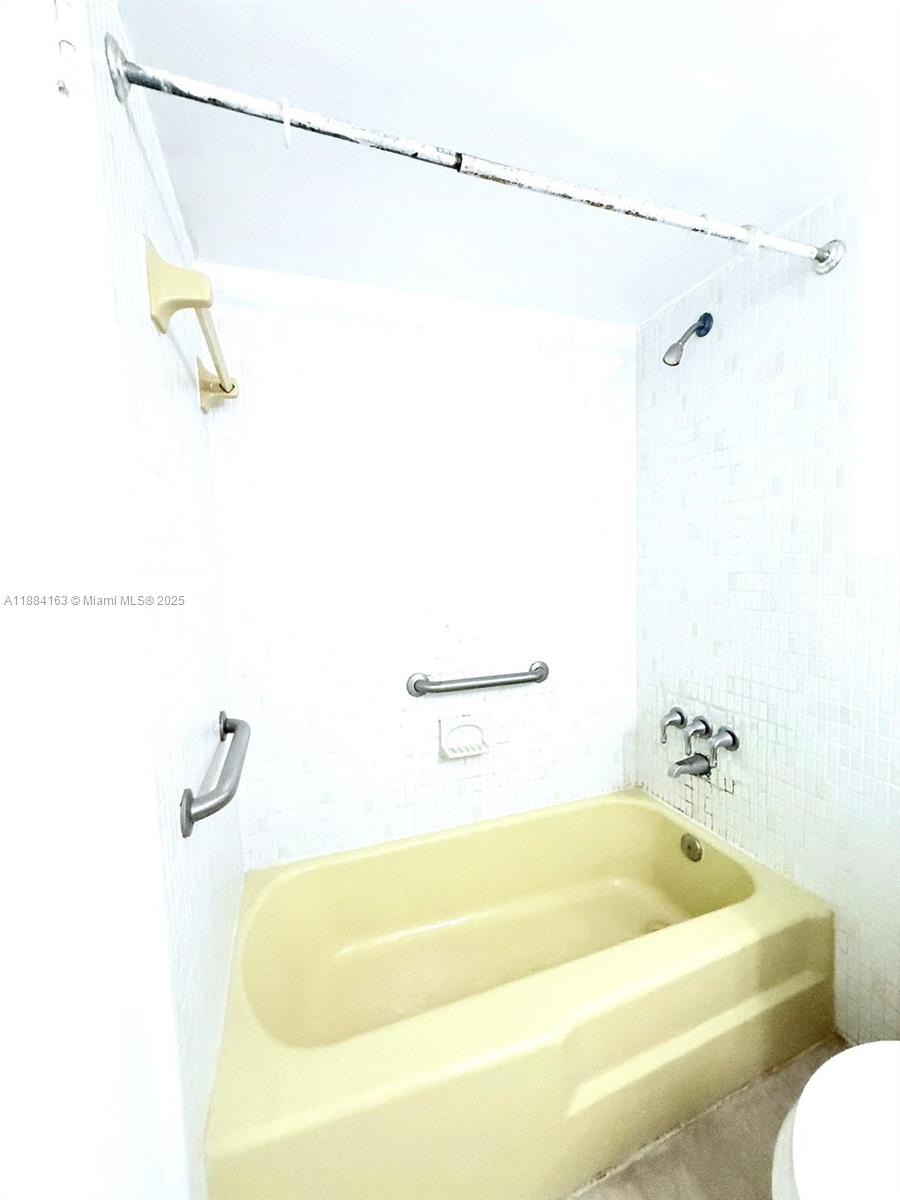 ROLLING GREEN CONDO G - Residential