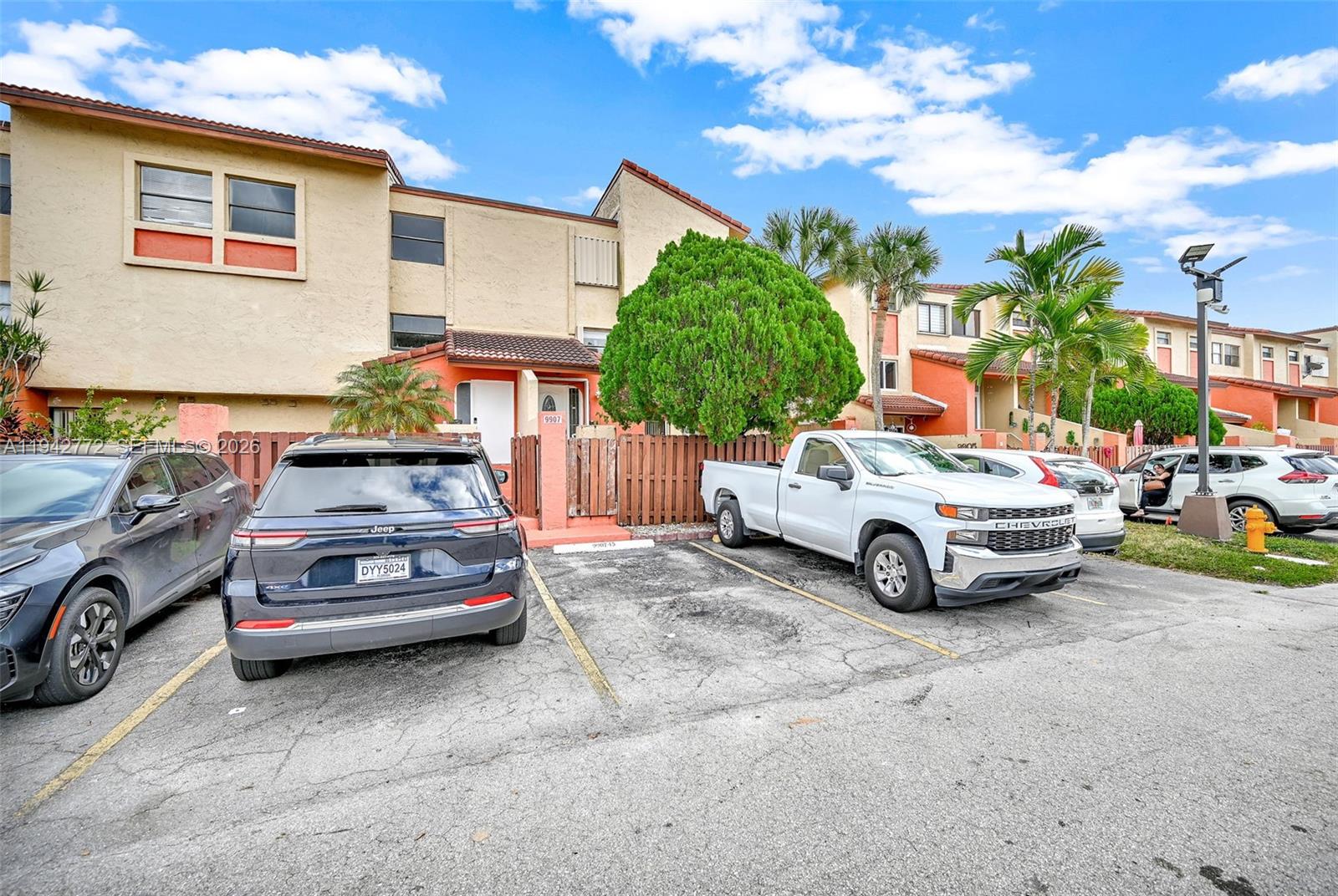 9907 NW 9th St Cir 15-20