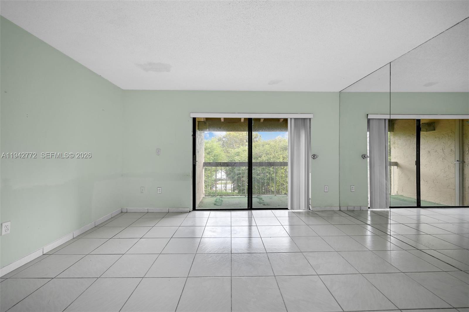 WINDSONG LAKES CONDO - Residential