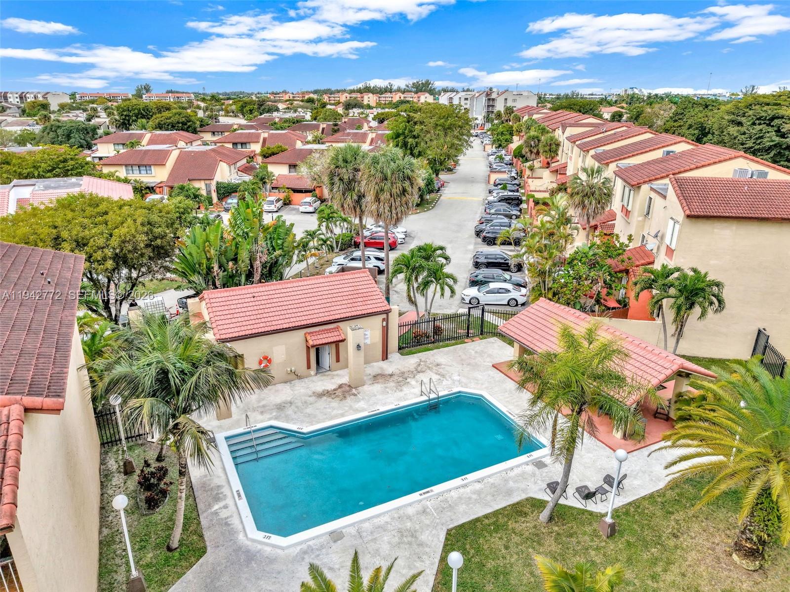 WINDSONG LAKES CONDO - Residential