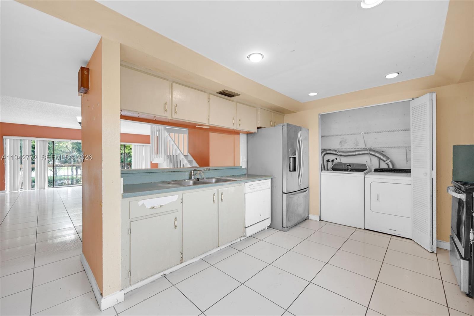 WINDSONG LAKES CONDO - Residential