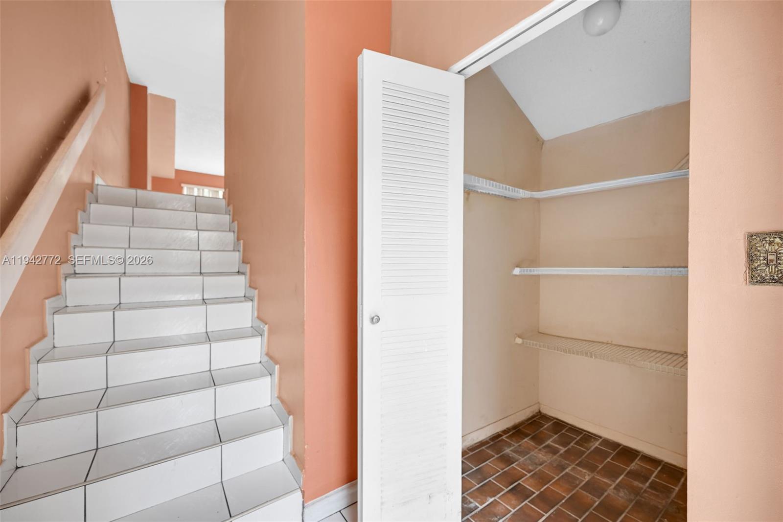 WINDSONG LAKES CONDO - Residential