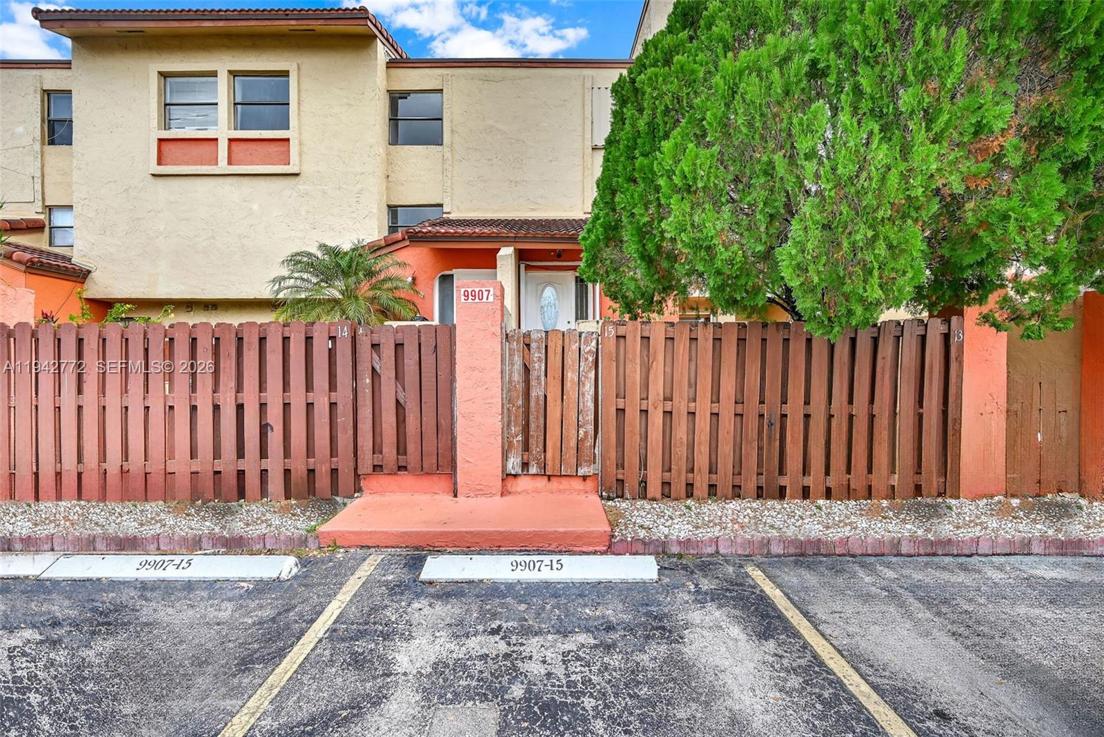 9907 NW 9th St Cir 15-20