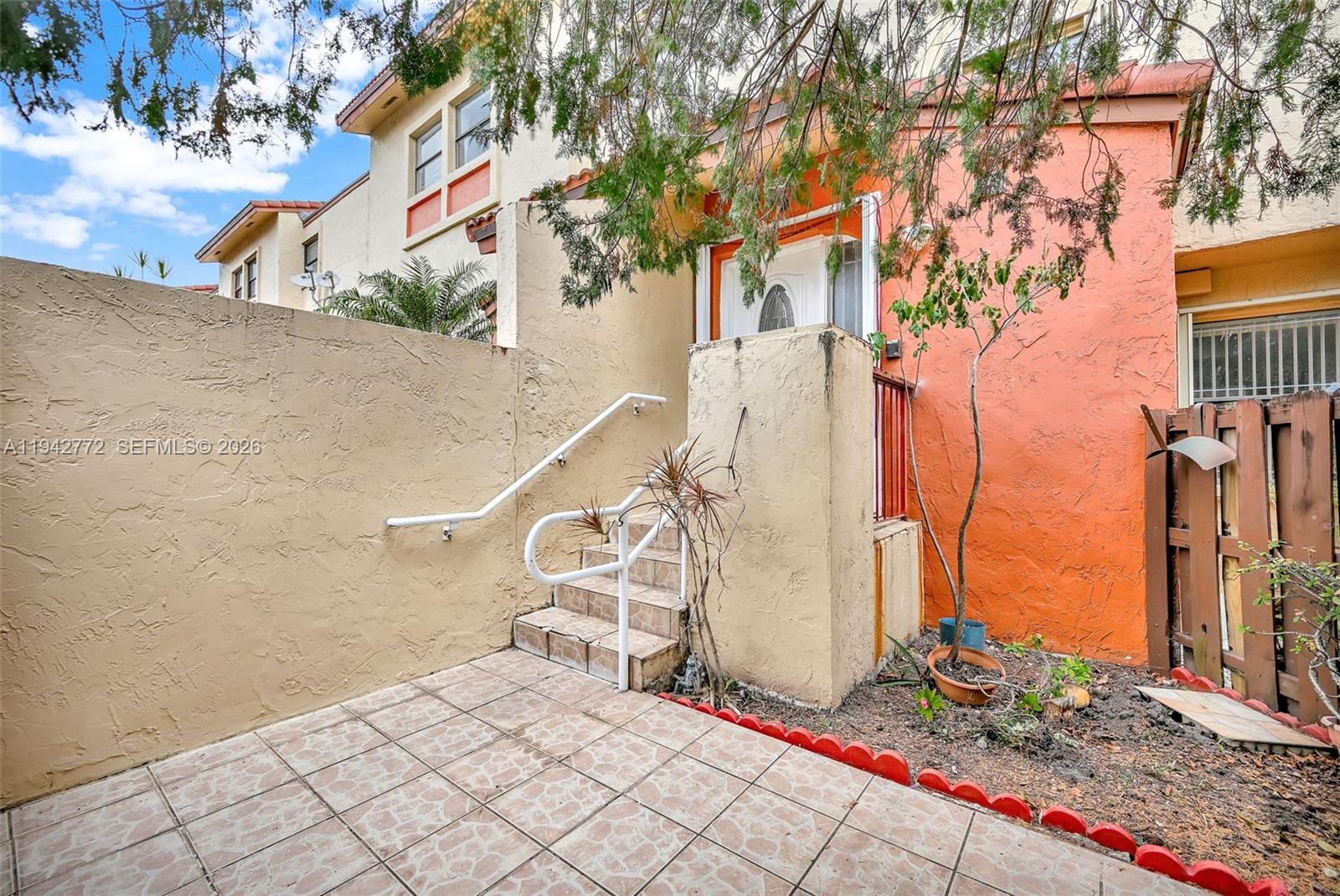 WINDSONG LAKES CONDO - Residential