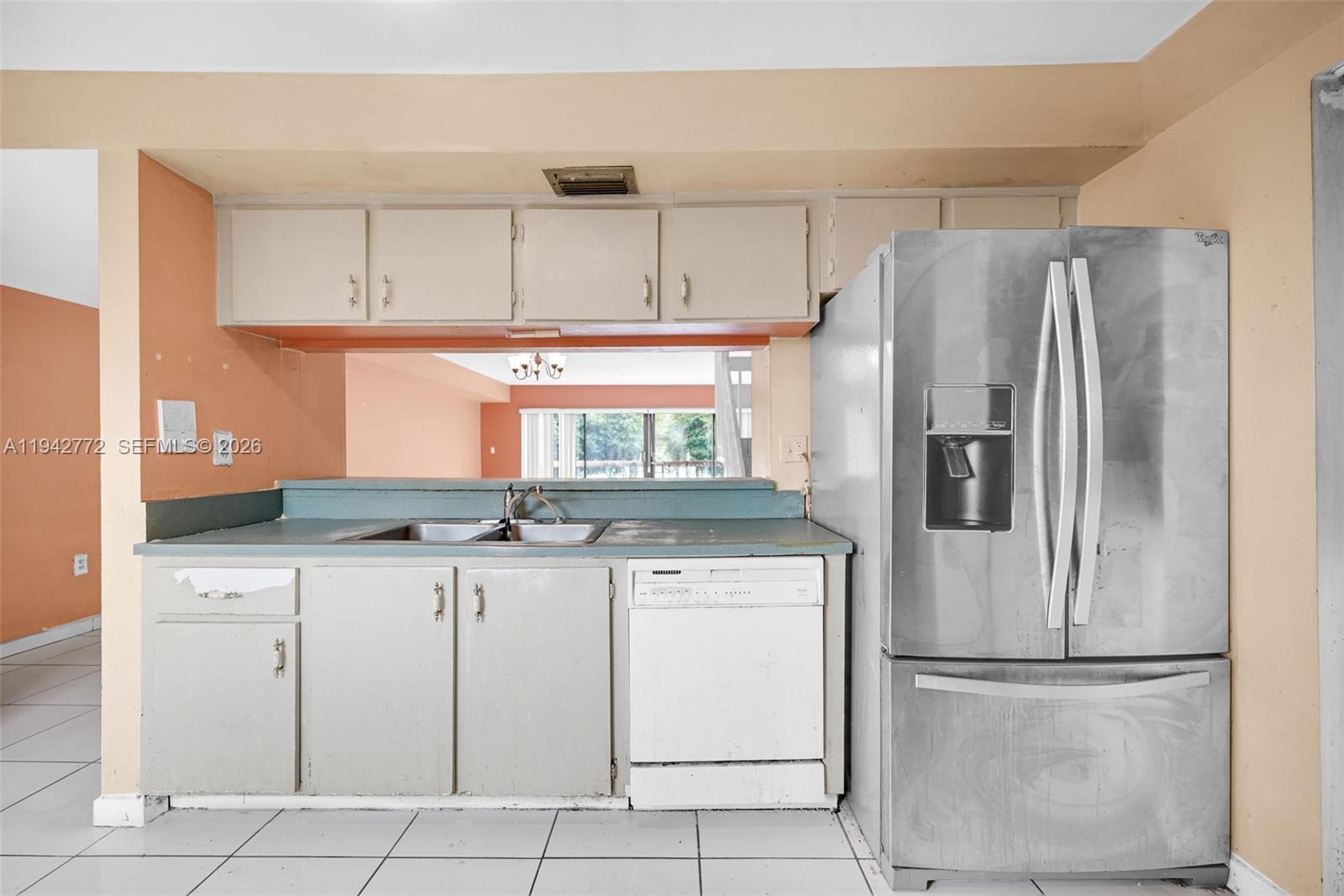 WINDSONG LAKES CONDO - Residential