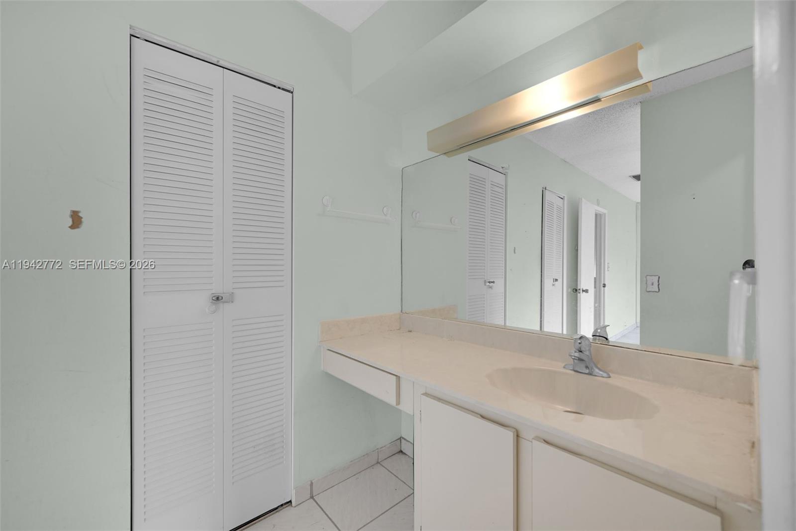 WINDSONG LAKES CONDO - Residential