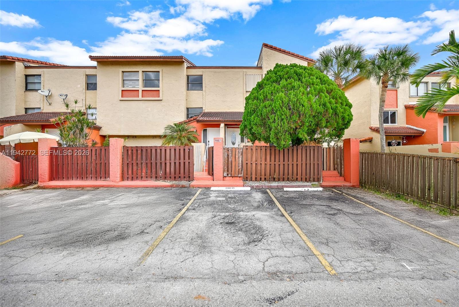 9907 NW 9th St Cir 15-20