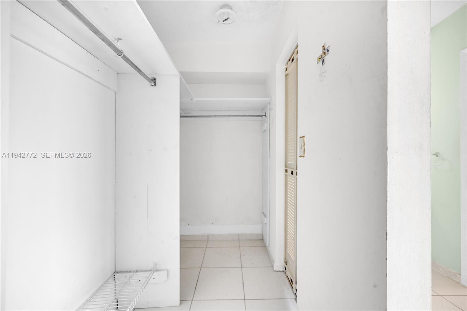 WINDSONG LAKES CONDO - Residential