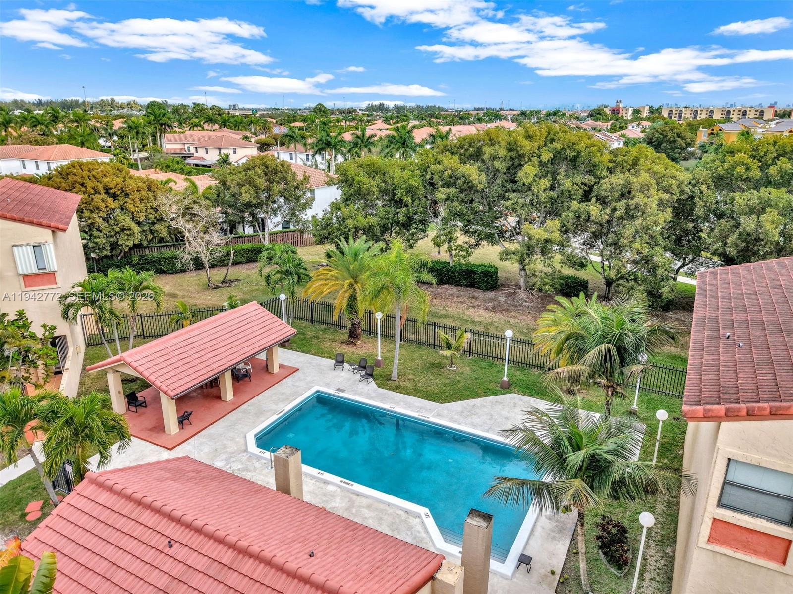 WINDSONG LAKES CONDO - Residential