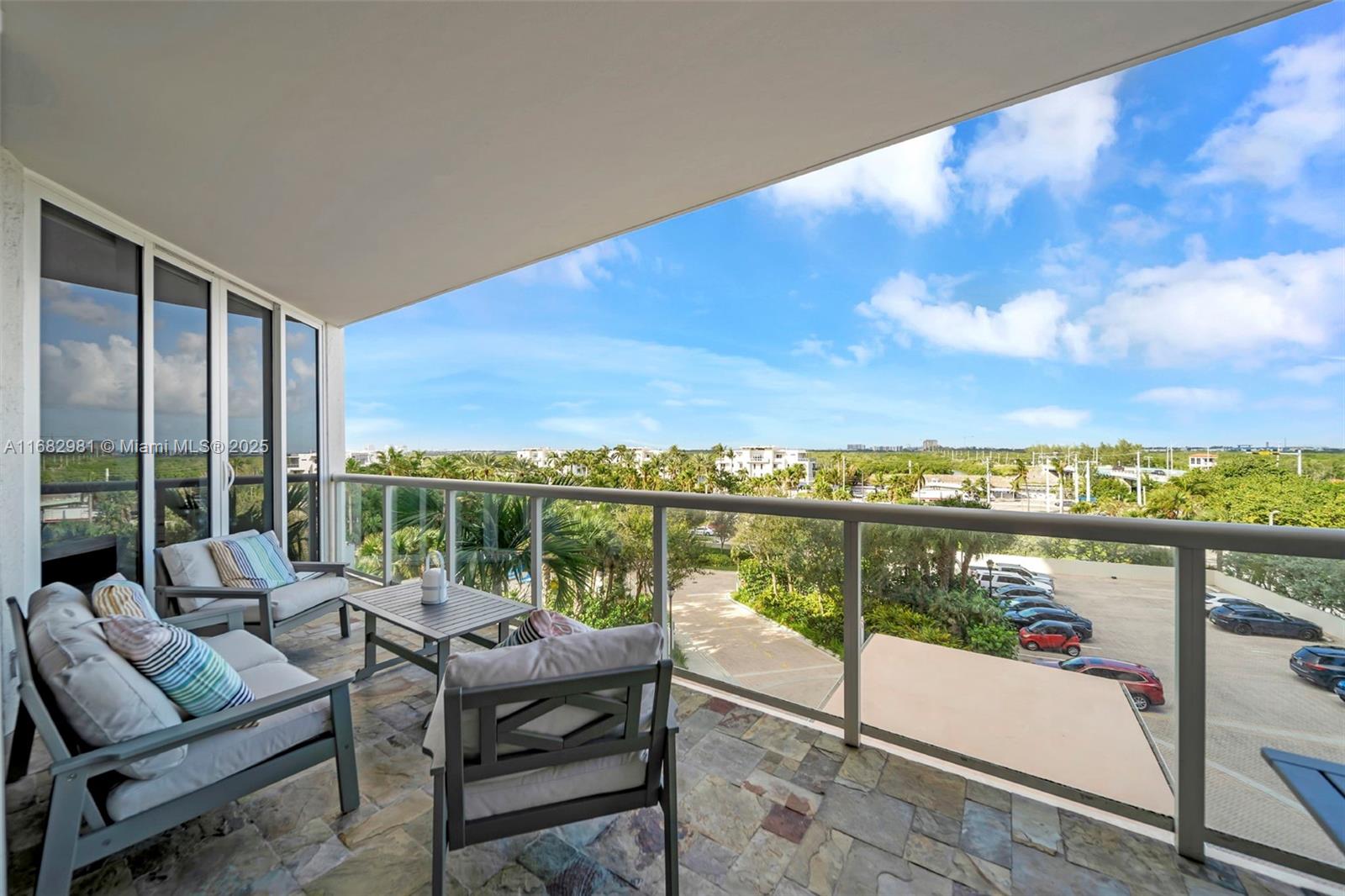 RENAISSANCE ON THE OCEAN - Residential